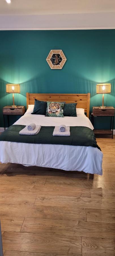 Leckhampton Road Apartments - Cheltenham Bagian luar foto